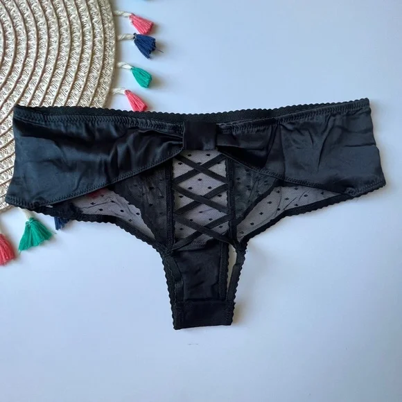 Victoria's Secret Very Sexy Back Cut-Out Cheeky Panty Black Small NEW - Picture 5 of 7